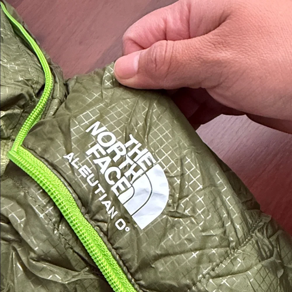 The North Face Aleutian 0’ Olive and Silver Double Sleeping Bag